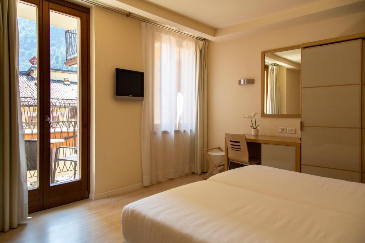 ריבה דל גארדה Hotel Antico Borgo חדר תמונה